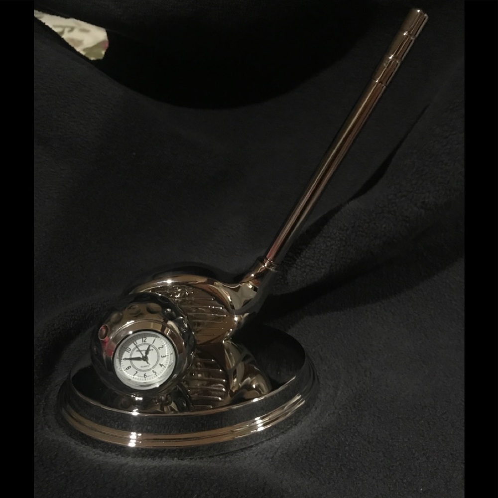 Golf ball and club clock and pen holder with pen